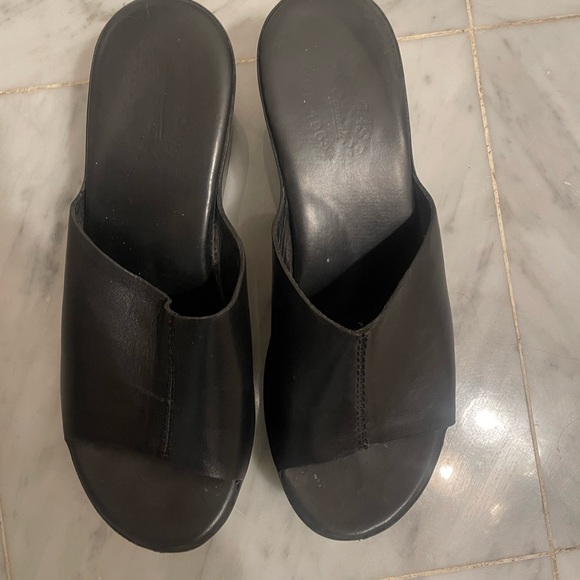 Kork-Ease Black Leather Mules - Picture 2 of 5
